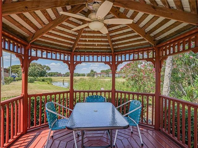 55 WOODLAND Drive 206, Vero Beach, FL 32962