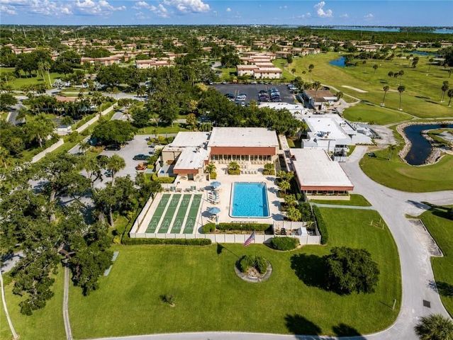 55 WOODLAND Drive 206, Vero Beach, FL 32962