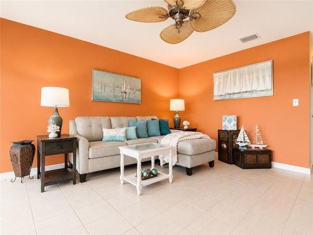 55 WOODLAND Drive 206, Vero Beach, FL 32962