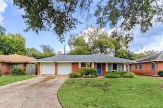 1914 Viking Drive, Houston, TX 77018