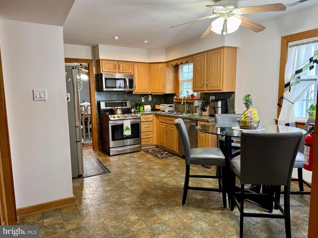 1740 FOREST DR, Williamstown, NJ 08094