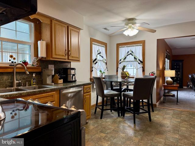 1740 FOREST DR, Williamstown, NJ 08094