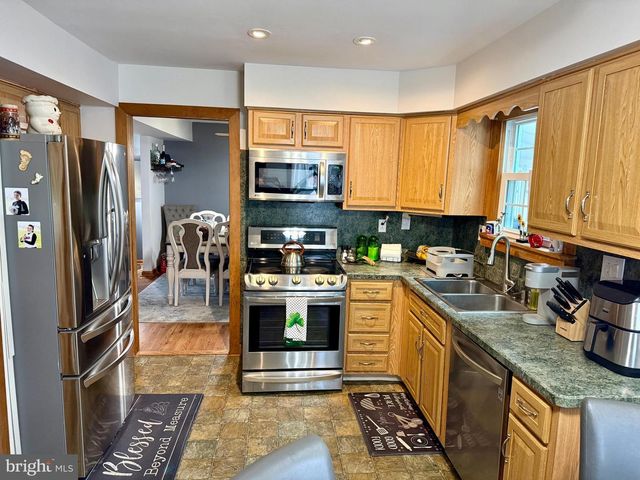 1740 FOREST DR, Williamstown, NJ 08094