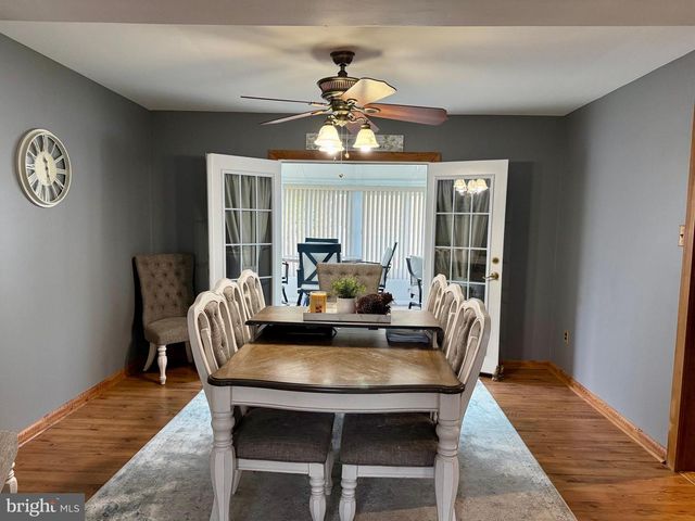 1740 FOREST DR, Williamstown, NJ 08094