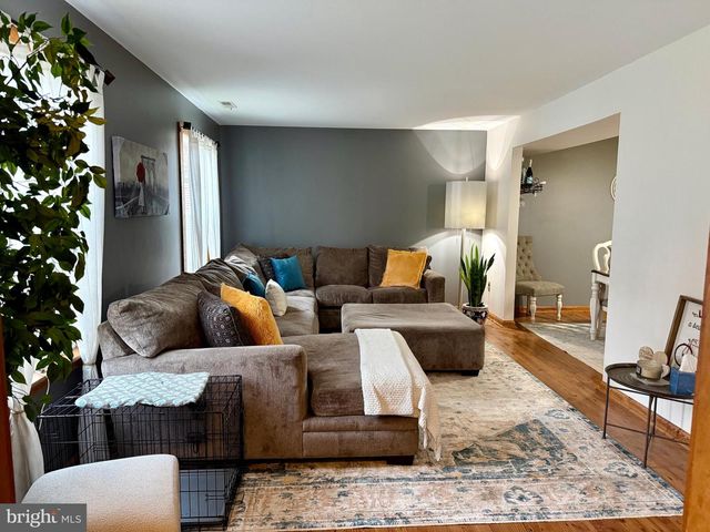 1740 FOREST DR, Williamstown, NJ 08094