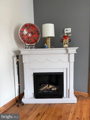 1740 FOREST DR, Williamstown, NJ 08094