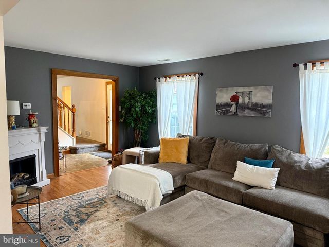 1740 FOREST DR, Williamstown, NJ 08094