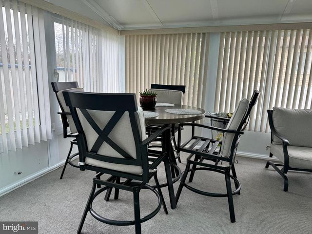 1740 FOREST DR, Williamstown, NJ 08094