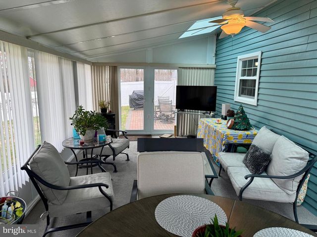 1740 FOREST DR, Williamstown, NJ 08094