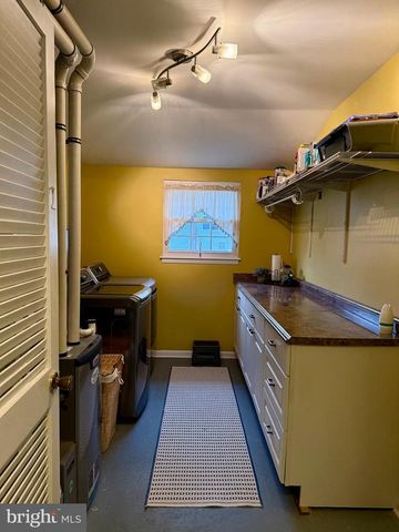 1740 FOREST DR, Williamstown, NJ 08094