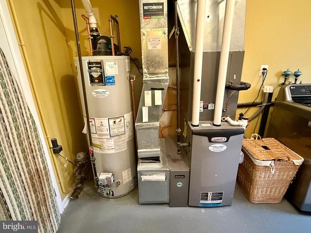 1740 FOREST DR, Williamstown, NJ 08094