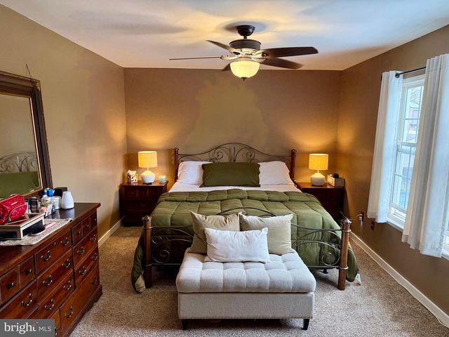 1740 FOREST DR, Williamstown, NJ 08094