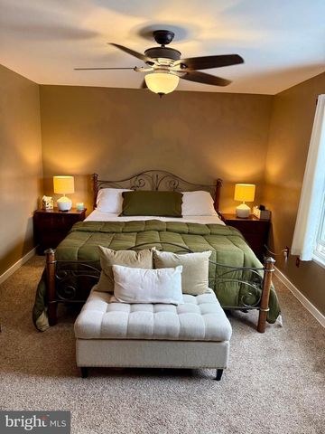 1740 FOREST DR, Williamstown, NJ 08094