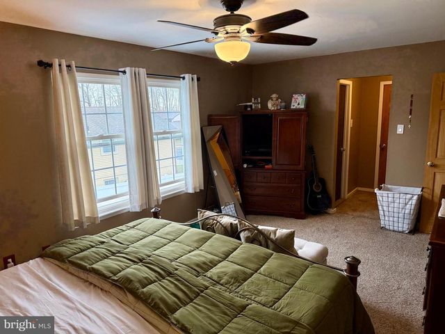 1740 FOREST DR, Williamstown, NJ 08094