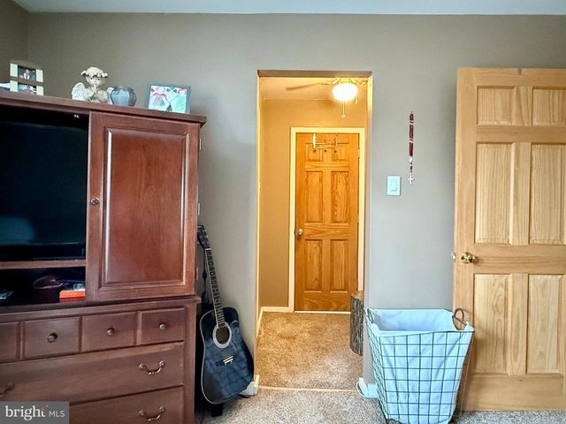 1740 FOREST DR, Williamstown, NJ 08094