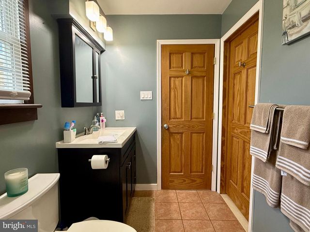 1740 FOREST DR, Williamstown, NJ 08094