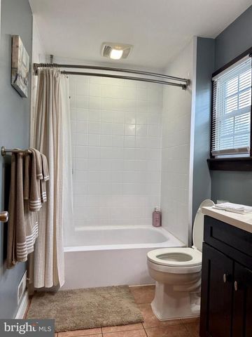 1740 FOREST DR, Williamstown, NJ 08094