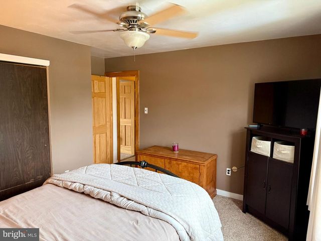 1740 FOREST DR, Williamstown, NJ 08094