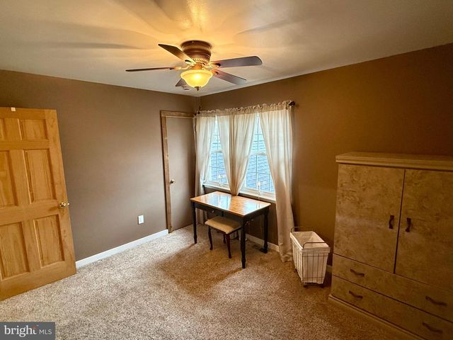 1740 FOREST DR, Williamstown, NJ 08094