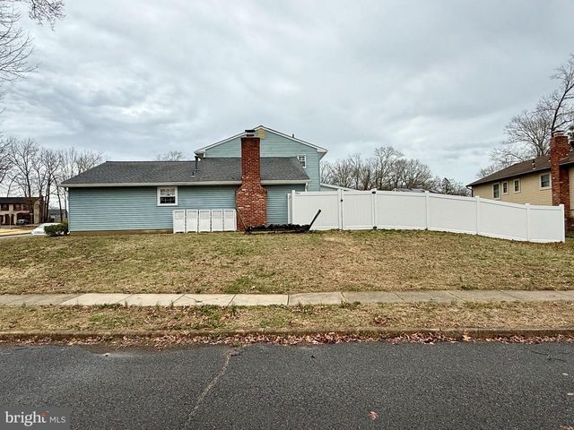 1740 FOREST DR, Williamstown, NJ 08094