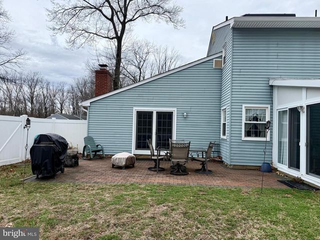 1740 FOREST DR, Williamstown, NJ 08094