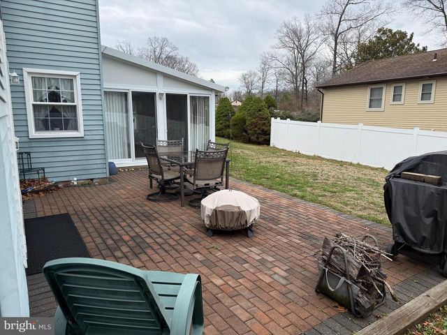 1740 FOREST DR, Williamstown, NJ 08094