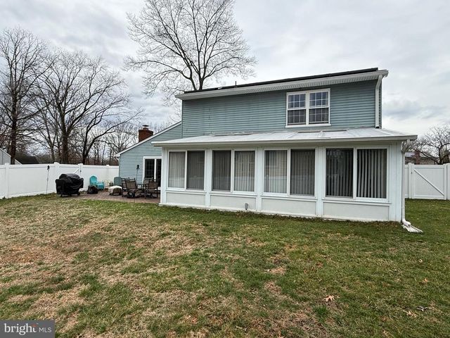 1740 FOREST DR, Williamstown, NJ 08094