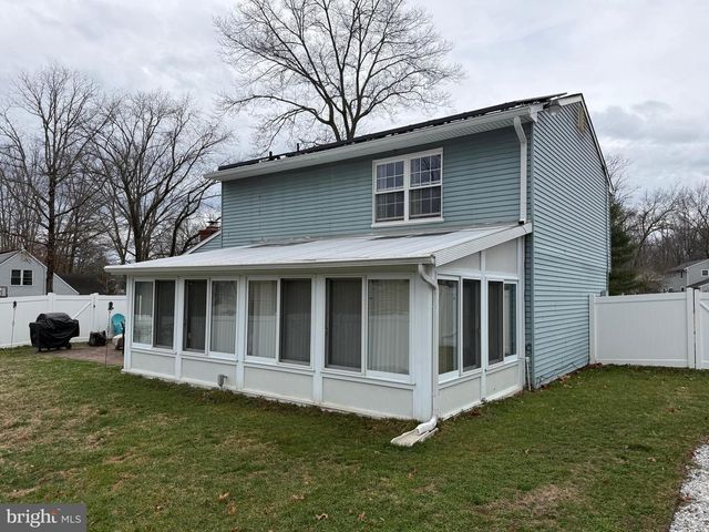 1740 FOREST DR, Williamstown, NJ 08094