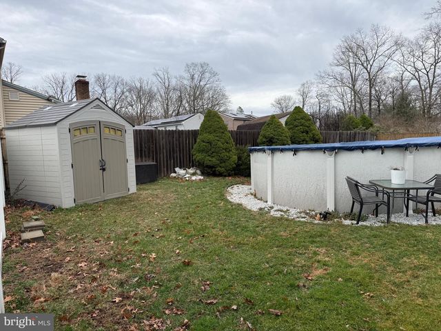 1740 FOREST DR, Williamstown, NJ 08094