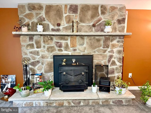 1740 FOREST DR, Williamstown, NJ 08094