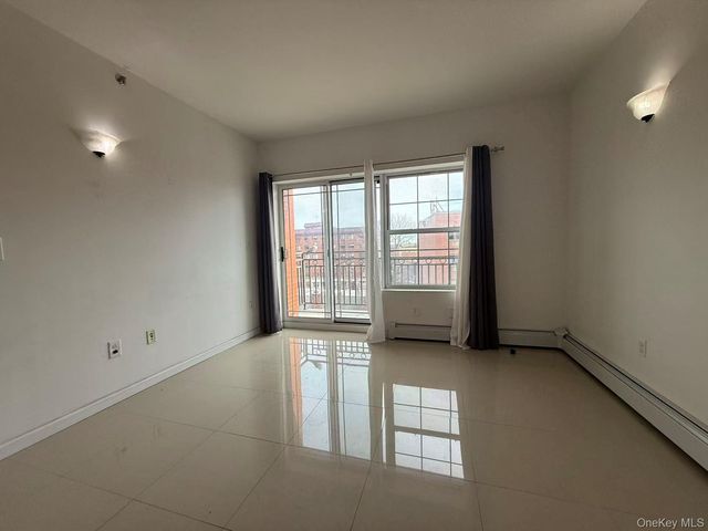 7166 Parsons Boulevard 6E, Fresh Meadows, NY 11365