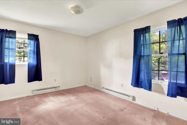 12 APPLE LN, Arendtsville, PA 17303
