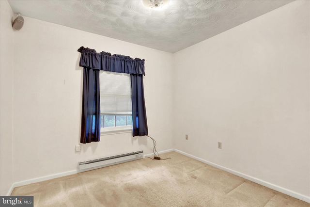12 APPLE LN, Arendtsville, PA 17303