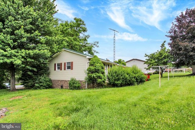 12 APPLE LN, Arendtsville, PA 17303