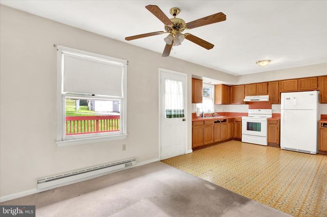 12 APPLE LN, Arendtsville, PA 17303