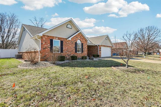 147 Papillon Drive, Swansea, IL 62226