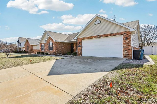 147 Papillon Drive, Swansea, IL 62226