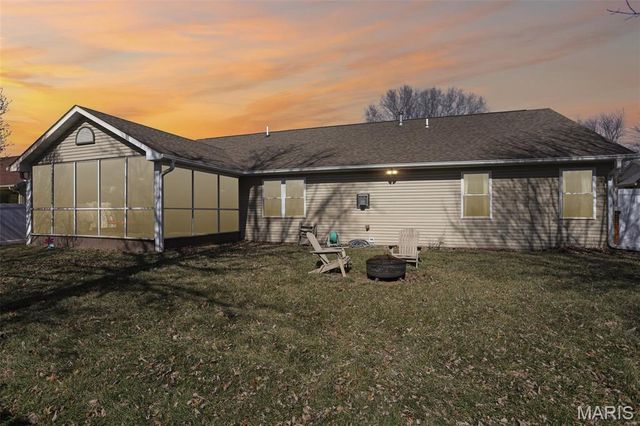 147 Papillon Drive, Swansea, IL 62226