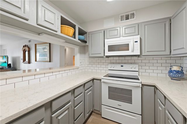 5973 State HWY 361 236, Port Aransas, TX 78373