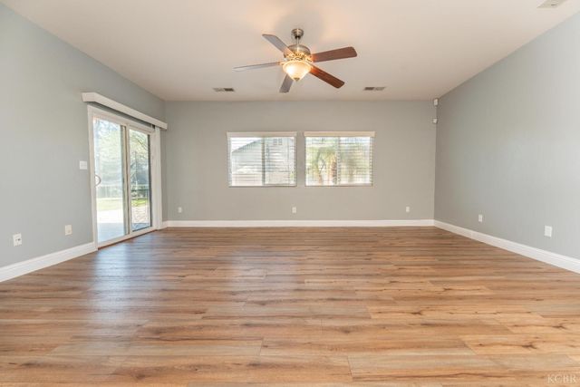 2945 S Arkle Street, Visalia, CA 93292