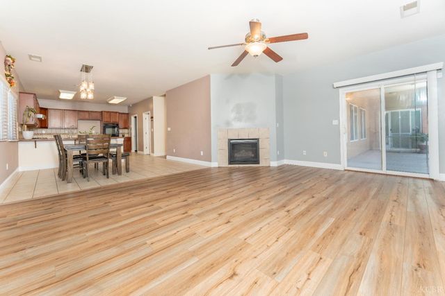 2945 S Arkle Street, Visalia, CA 93292