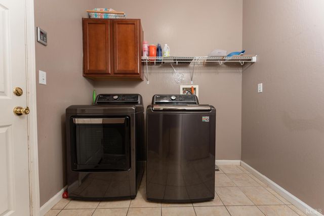 2945 S Arkle Street, Visalia, CA 93292