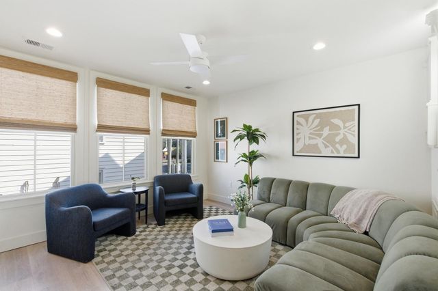 4 President Place, Charleston, SC 29403