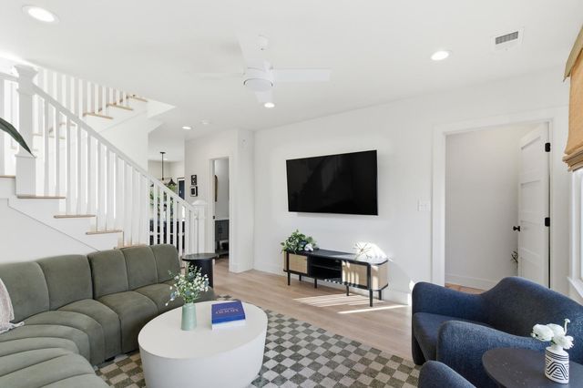 4 President Place, Charleston, SC 29403