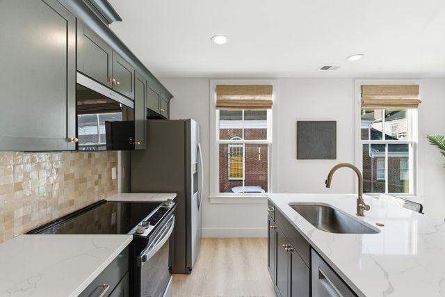 4 President Place, Charleston, SC 29403