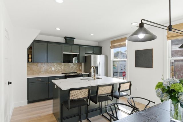 4 President Place, Charleston, SC 29403