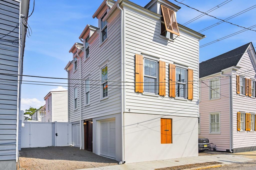 4 President Place, Charleston, SC 29403