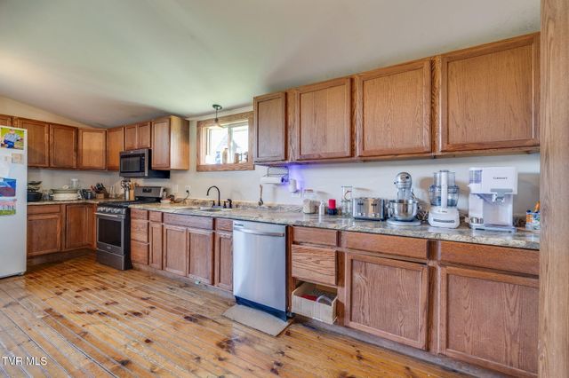 3765 South Mohawk Road, Midway, TN 37809