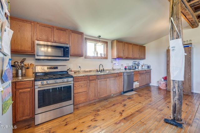 3765 South Mohawk Road, Midway, TN 37809