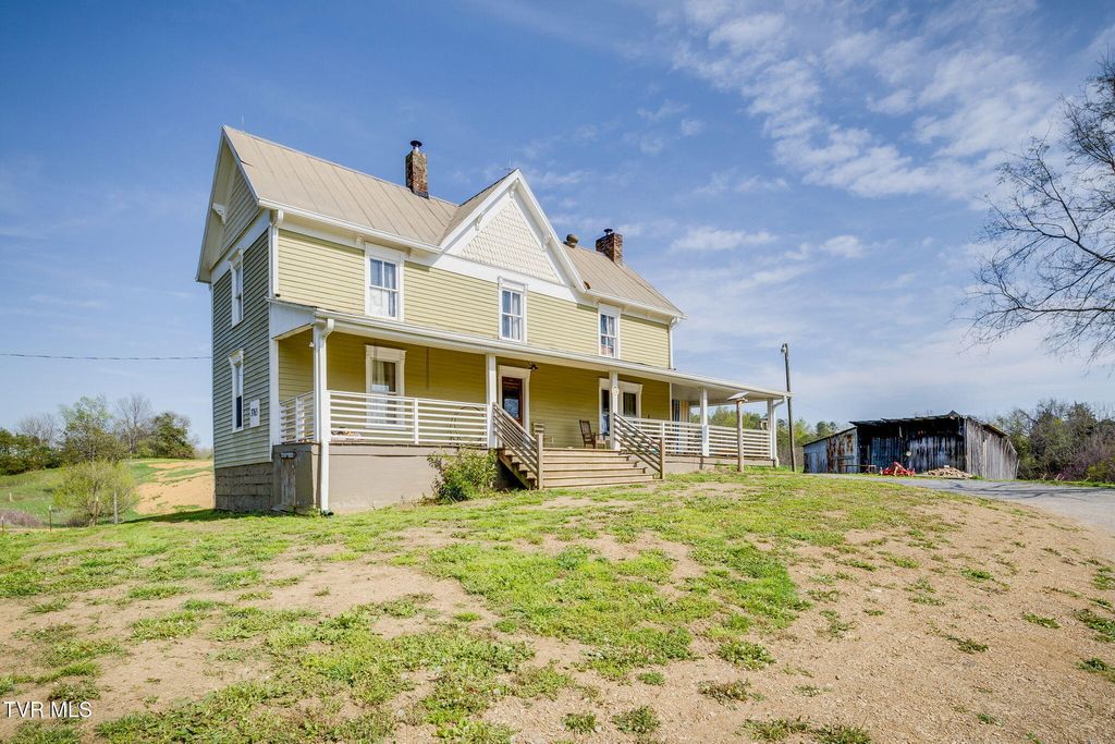 3765 South Mohawk Road, Midway, TN 37809